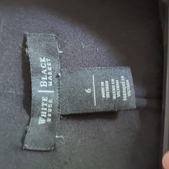 White House | Black Market Ladies Top - Picture 3 of 9